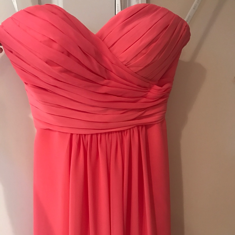 Coral sweetheart neck gown (2 gowns available!!)